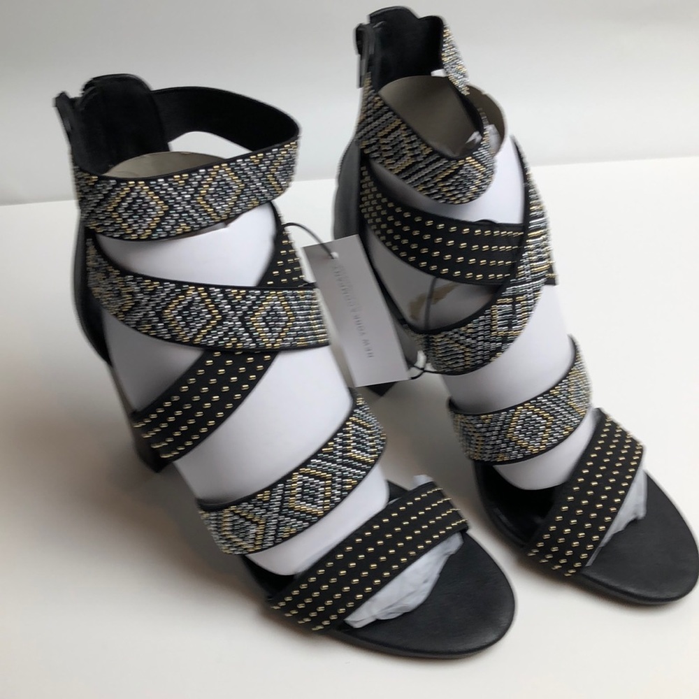 NWT size 8 Dress Shoe